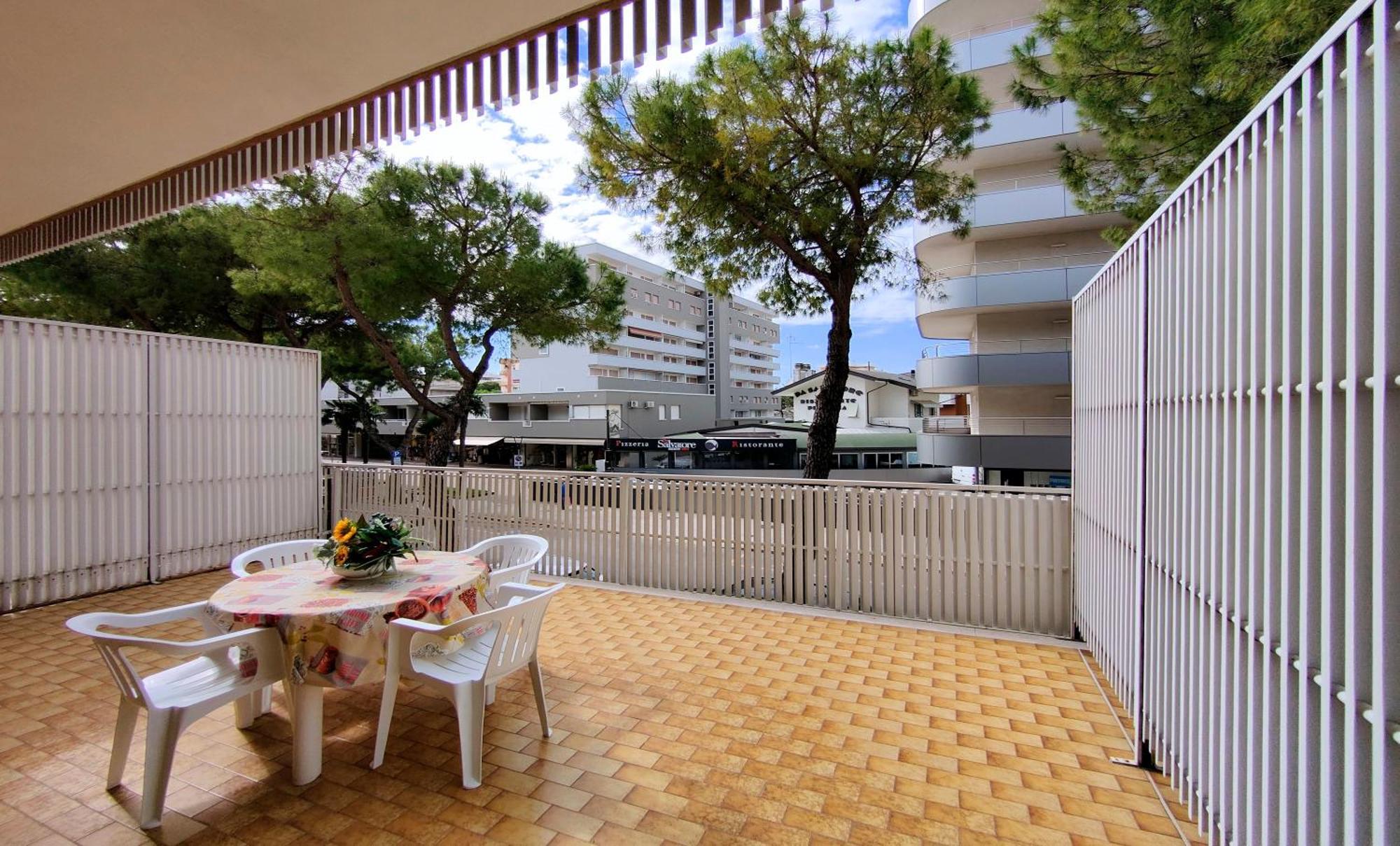 Casa Bivi - Apartments With 1 And 2 Bedrooms - Click Here For More Availabilities Lignano Sabbiadoro Extérieur photo